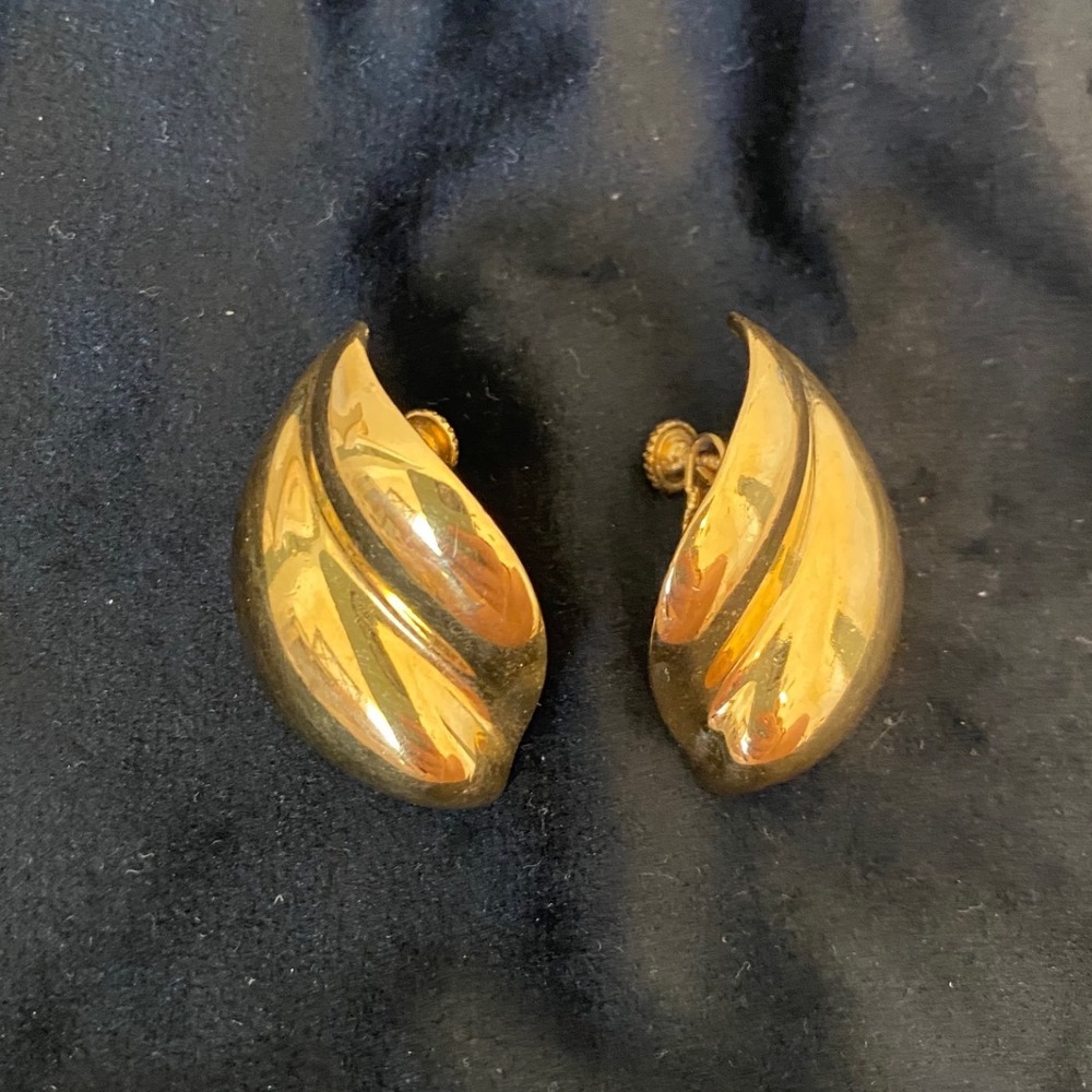 Napier Vintage Gold Tone Leaf Clip On Screw Back Earrings Sculptural Mid Century